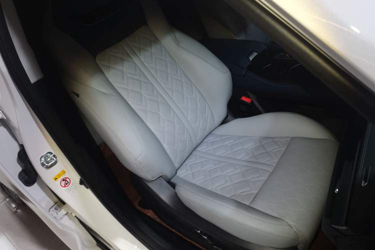 Used Changan UNI-K iDD 2022 Blue Whale iDD 130km 1.5T Prestige Model
