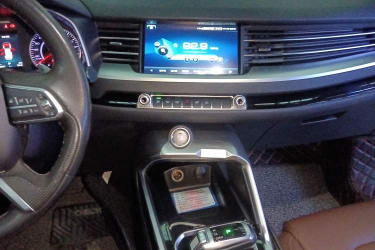 Used Haval H6 2017 Red Label 2.0T Automatic Two-Wheel Drive ZhiShang Model