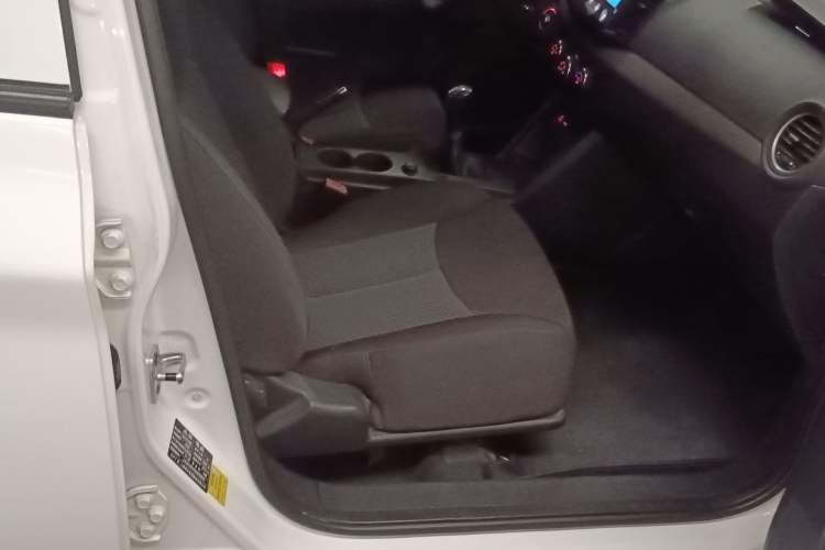 Used Roewe 350 2015 1.5L Manual Luxury Sunroof Edition