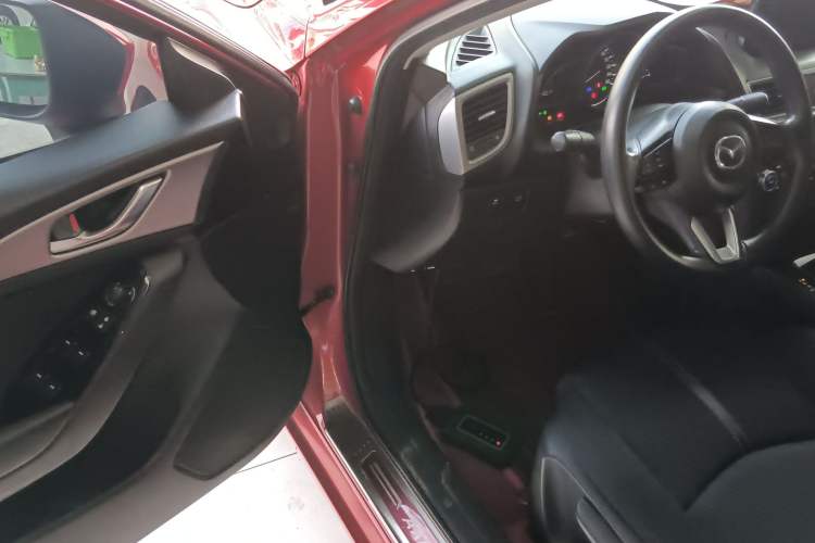 Used Mazda Mazda 3 Axela 2017 Sedan 1.5L Automatic Luxury Model Emission Standard China V