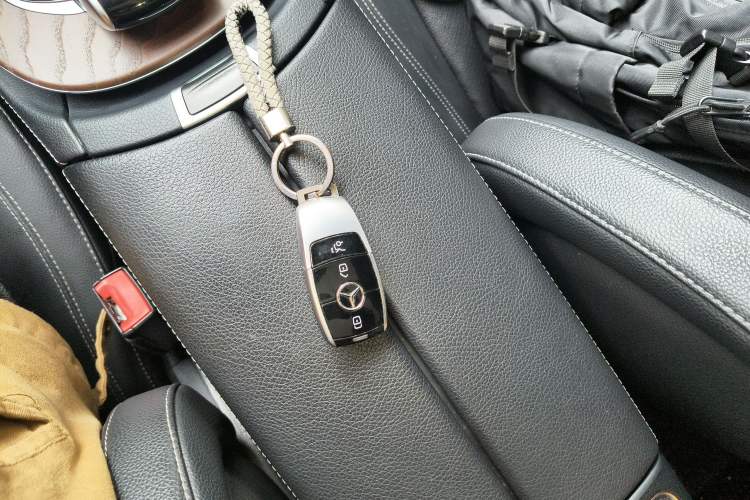 Used Mercedes-Benz E-Class 2018 Facelift E 300 L Luxury Edition