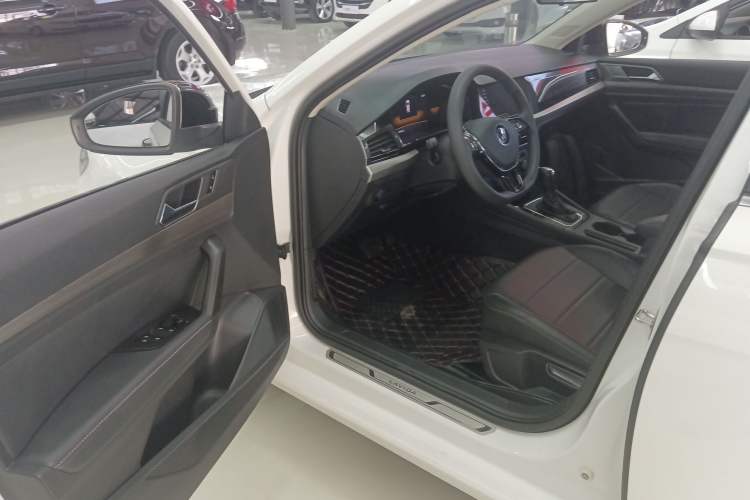 Used Volkswagen Lavida 2022 1.5L Automatic Comfort Edition
