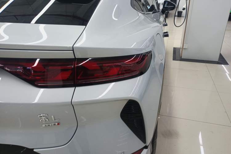 Used BYD Song L EV 2025 Intelligent Driving Version 662 km LiDAR Excellence Edition
