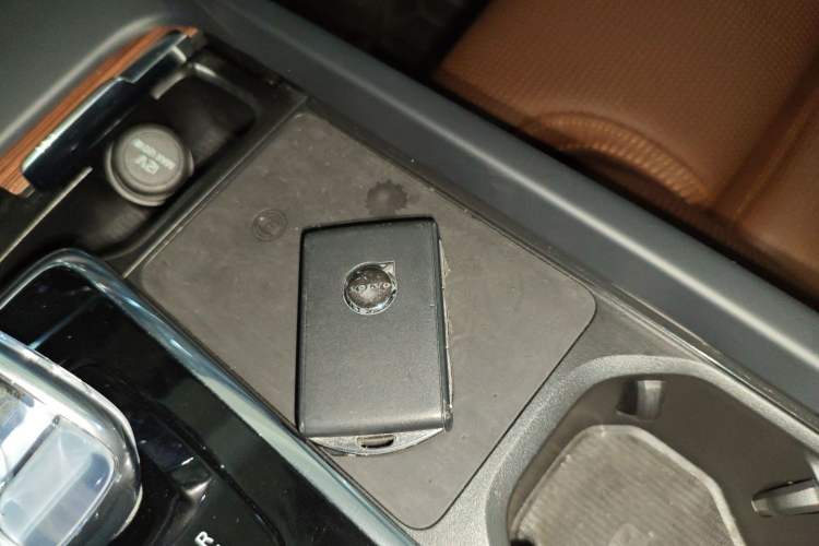 Used Volvo XC60 New Energy 2025 Plug-in Hybrid Long-Range All-Wheel Drive Smart Luxury Edition