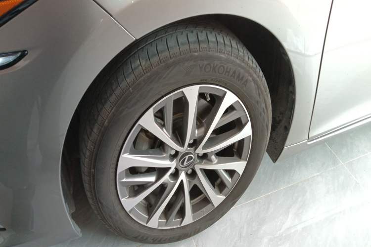 Used Lexus ES 2022 200 Excellence Edition
