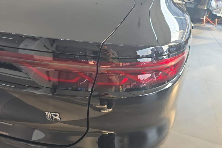 Used BYD Han 2025 EV Intelligent Driving Edition 701KM LiDAR Flagship Model
