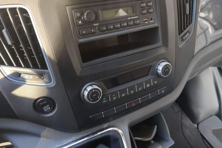 Used Foton Toano 2021 2.8T Manual Tongtu Short Wheelbase Mid-Height 5/6/7-Seater F2.8 NS6B177L