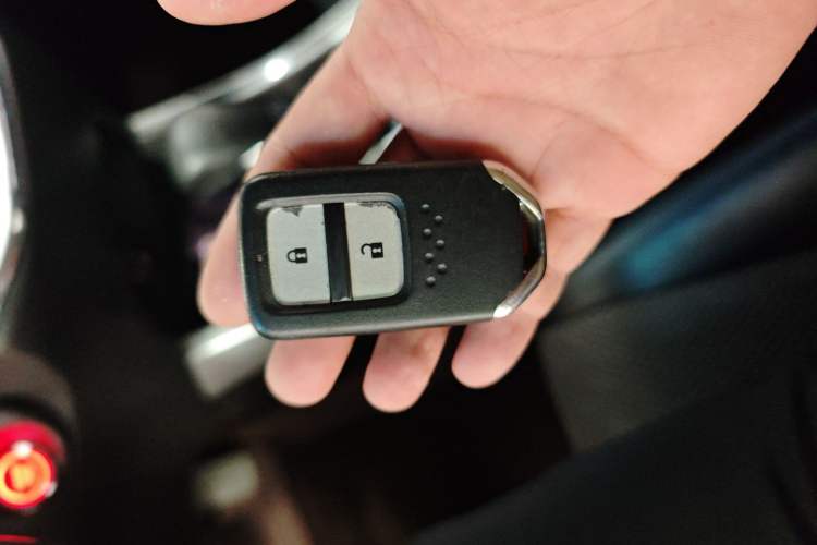 Used Honda Jade 2017 1.8L automatic Comfort version 5 seats
