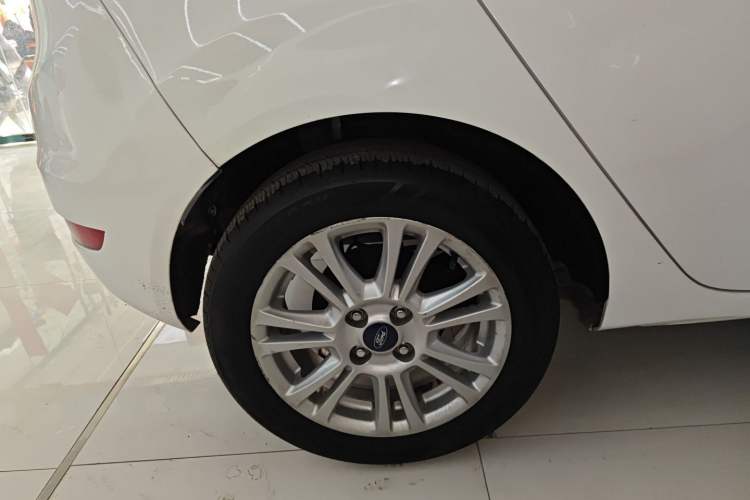 Used Ford Fiesta 2013 Hatchback 1.5L Automatic Fashion Edition