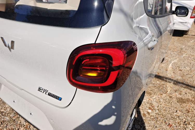 Used Wuling Hongguang MINIEV 2025 Four-Door Version Advanced Edition
