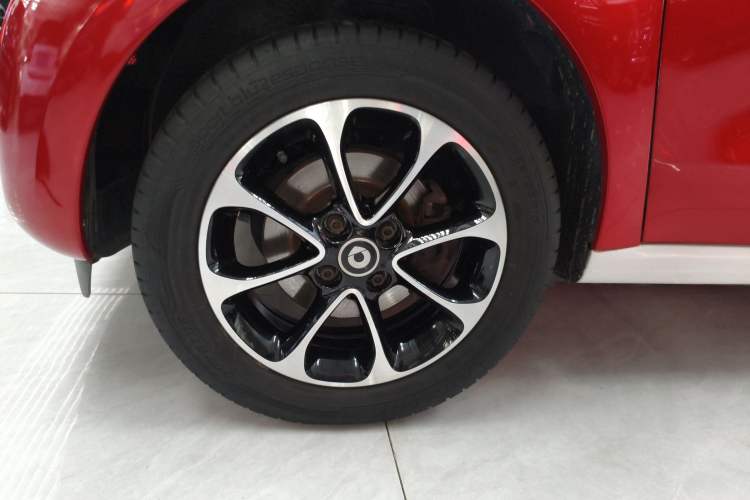 Used  forfour 2016 1.0L 52 kW Passion Edition
