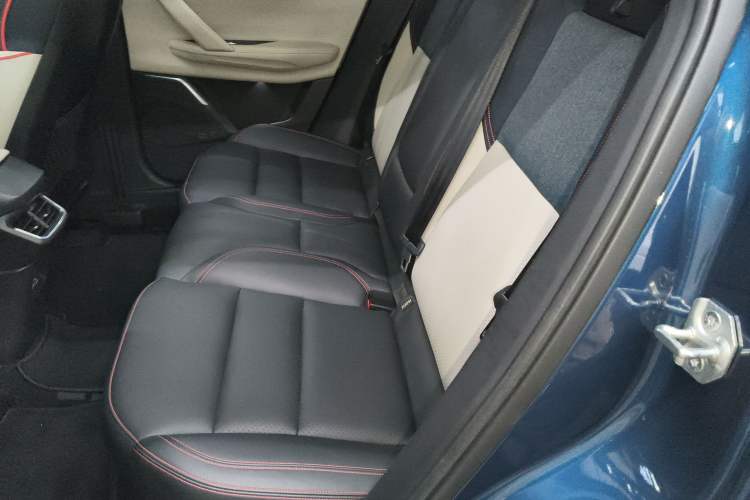 Used Lynk & Co 06 2021 1.5T Shero Pink Special Edition
