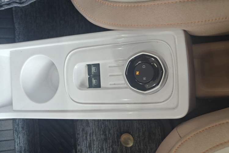 Used Geely Galaxy Panda 2023 Panda Mini 200km Endurance Bear
