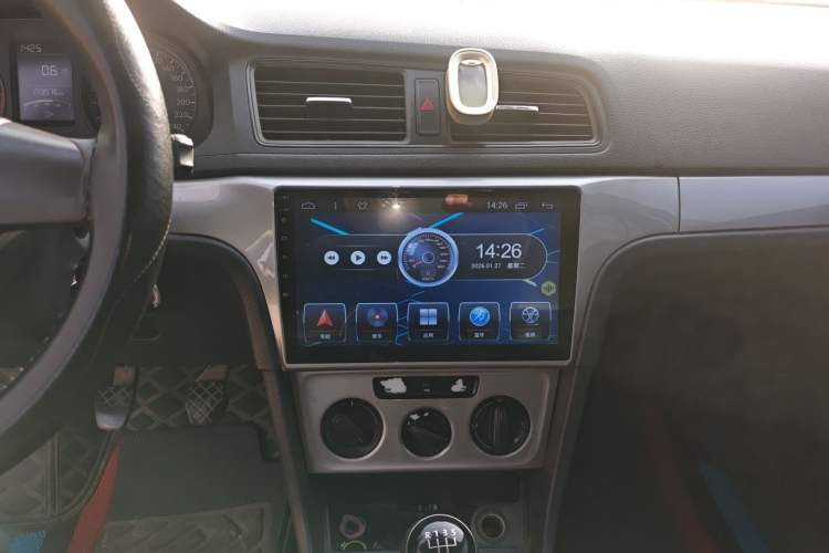 Used Volkswagen Gran Lavida 2013 1.6L Manual Fashion Model