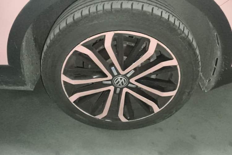 Used Volkswagen T-ROC 2019 280TSI DSG Two-Wheel-Drive Luxury Model China VI Standard
