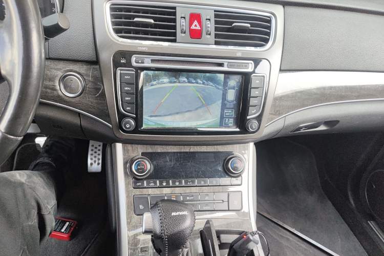 Used Haval H8 2015 2.0T Two-Wheel Drive Luxury Edition