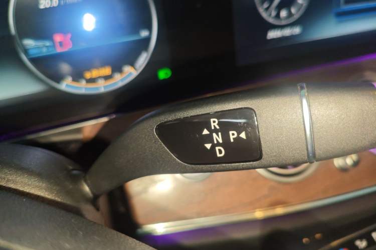 Used Mercedes-Benz E-Class 2016 E 300 L Stylish Model
