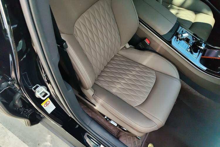 Used BYD Han 2025 DM-i 125KM Prestige Model
