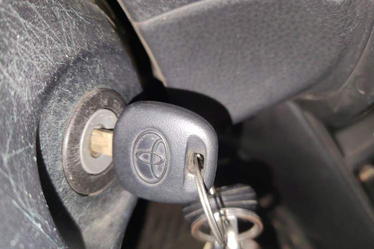 Used Toyota YARiS L 2016 Revised Version 1.5G CVT with Dynamic Sunroof