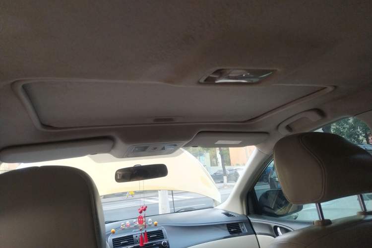 Used Nissan Tiida 2011 1.6L CVT Smart Version
