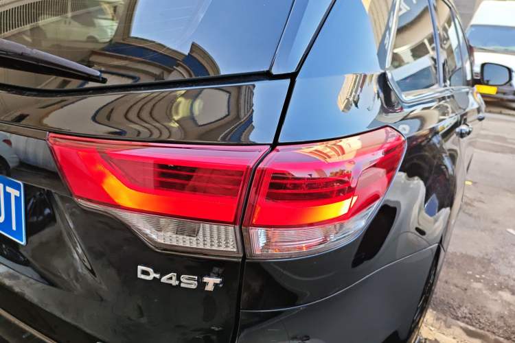 Used Toyota Highlander 2018 2.0T Four-Wheel Drive Prestige Version 7 Seats China V Emission Standard
