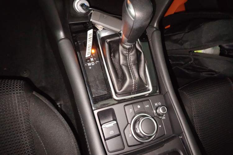 Used Mazda Mazda 3 Axela 2017 Sedan 1.5L Automatic Luxury Model Emission Standard China V
