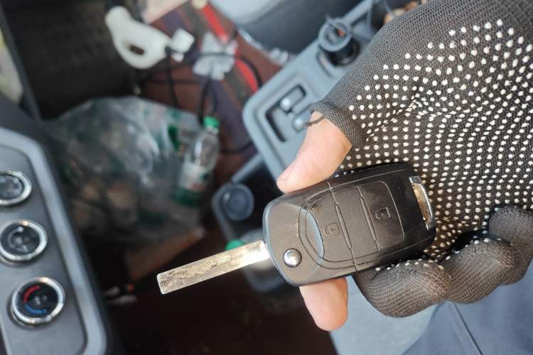 Used Wuling Yangguang 2024 300KM Comfort Version Passenger Van 75kW
