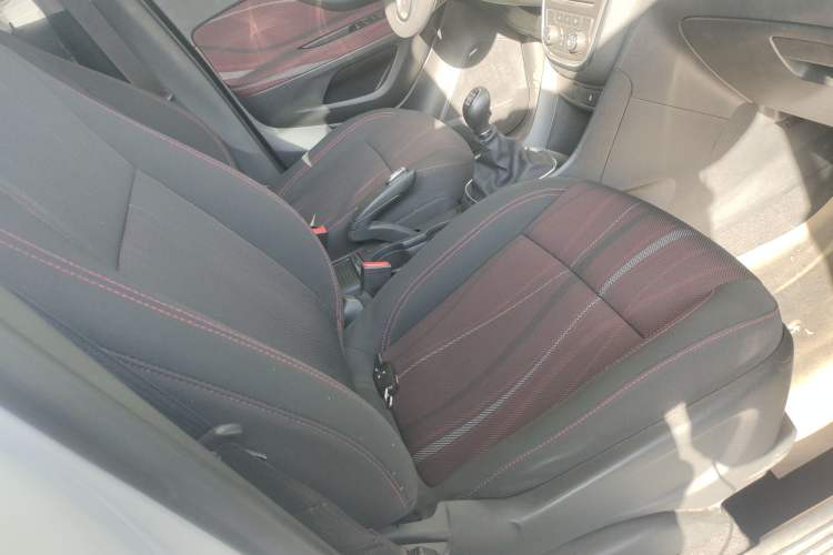 Used Buick Encore 2015 1.4T Manual Two-Wheel Drive Urban Advanced Model