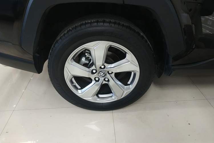 Used Toyota RAV4 2022 2.0L CVT Two-Wheel Drive Fashion Plus Edition
