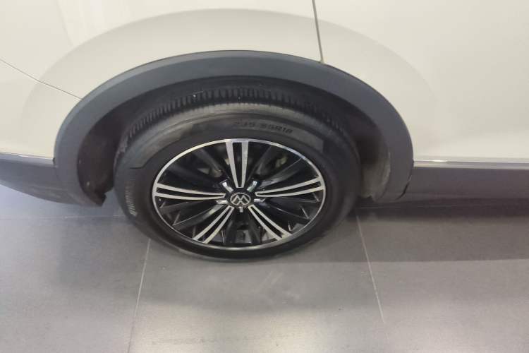 Used Volkswagen Tiguan L 2021 330TSI Automatic Two-Wheel Drive Smart Edition
