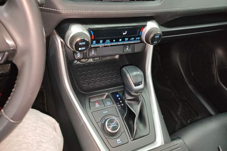 Used Toyota RAV4 2022 Dual-Engine 2.5L E-CVT Four-Wheel Drive Elite Plus Edition
