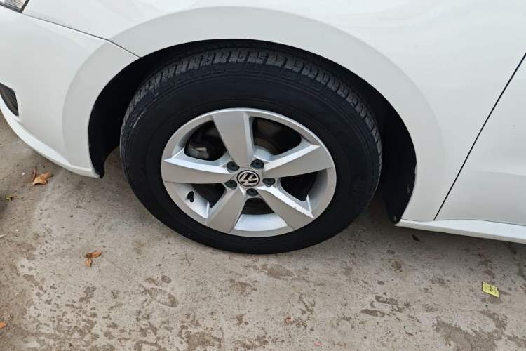 Used Volkswagen Lavida 2013 Revised Classic 1.6L Automatic Fashion Edition