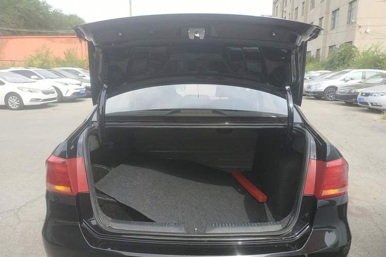 Used Volkswagen Santana 2015 1.4L Manual Fashion Edition
