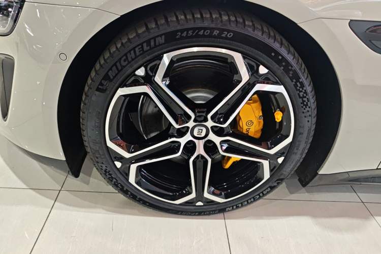 Used  SU7 2024 Four-Wheel Drive Ultra-Long Range Advanced Intelligent Driving Max Edition