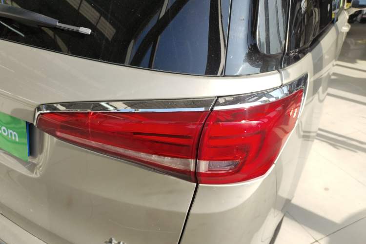 Used Buick GL8 2017 ES 28T Comfort Model China V Standard
