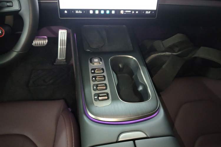 Used  SU7 2024 Four-Wheel Drive Ultra-Long Range Advanced Intelligent Driving Max Edition
