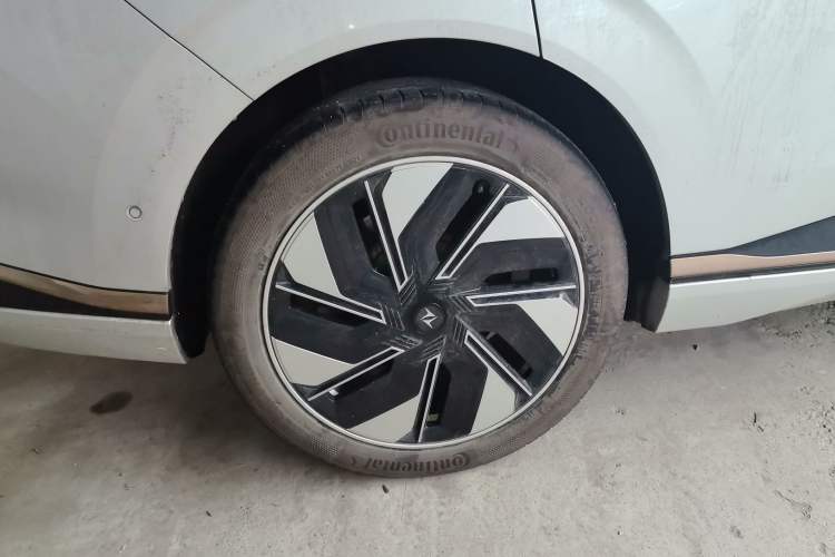 Used  eπ008 2024 210Max Range-Extended Version 6 Seats