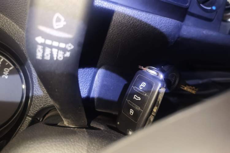 Used Volkswagen Polo 2016 1.4L Manual Fashion Model