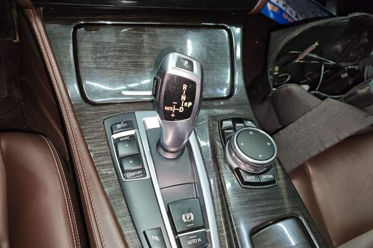 Used BMW 5 Series 2014 525Li Luxury Design Package
