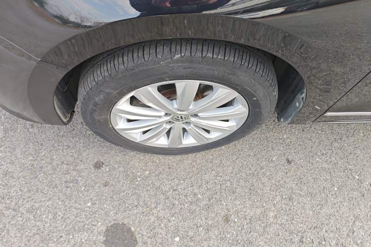 Used Volkswagen Bora 2016 1.6L manual Comfort trim level
