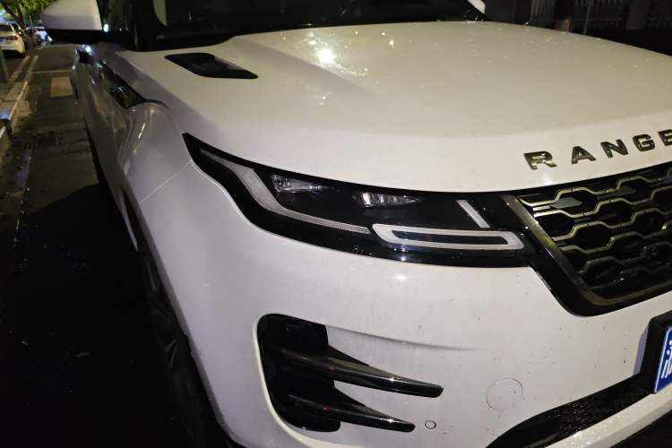 Used Land Rover Range Rover Evoque 2021 Range Rover Velar 249 PS R-Dynamic S Performance Edition
