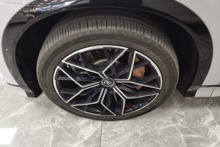 Used BYD Song L EV 2025 Intelligent Driving Version 602 km Range LiDAR-equipped All-Wheel-Drive Type