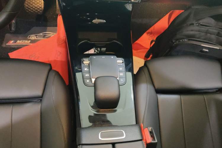 Used Mercedes-Benz A-Class 2022 Restyled A 200 L Sport Sedan Fashion Version
