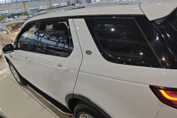 Used Land Rover Discovery Sport 2019 240 PS SE Version China VI Standard
