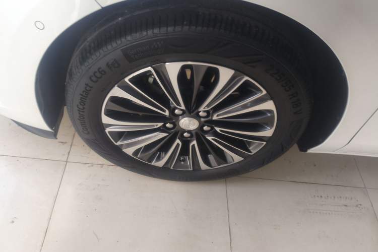 Used Buick GL8 2021 ES Landtrek 653T Luxury Model
