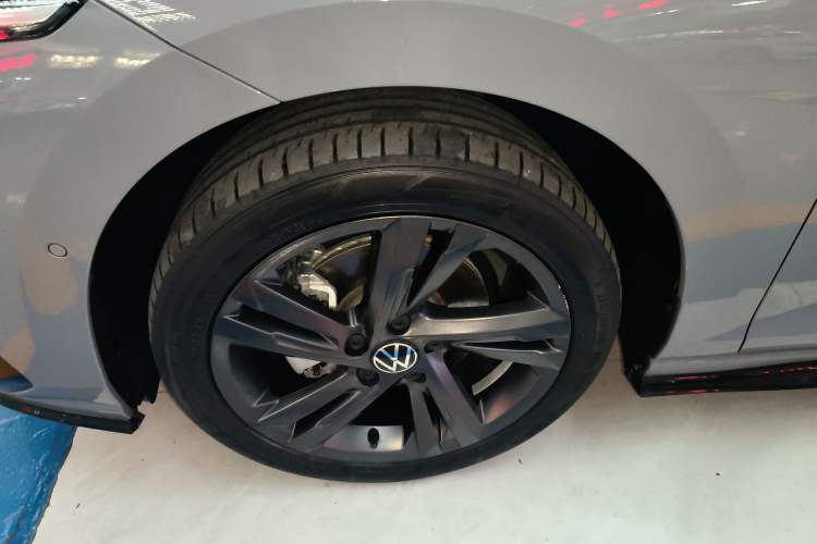 Used Volkswagen Golf 2023 280TSI DSG R-Line 20th Anniversary Edition
