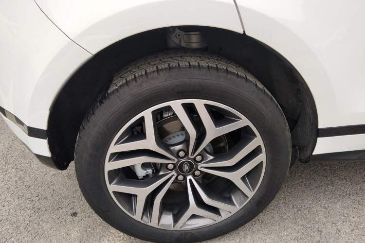 Used Land Rover Range Rover Evoque 2024 Aurora L 249 PS Prestige Light-Chasing Edition