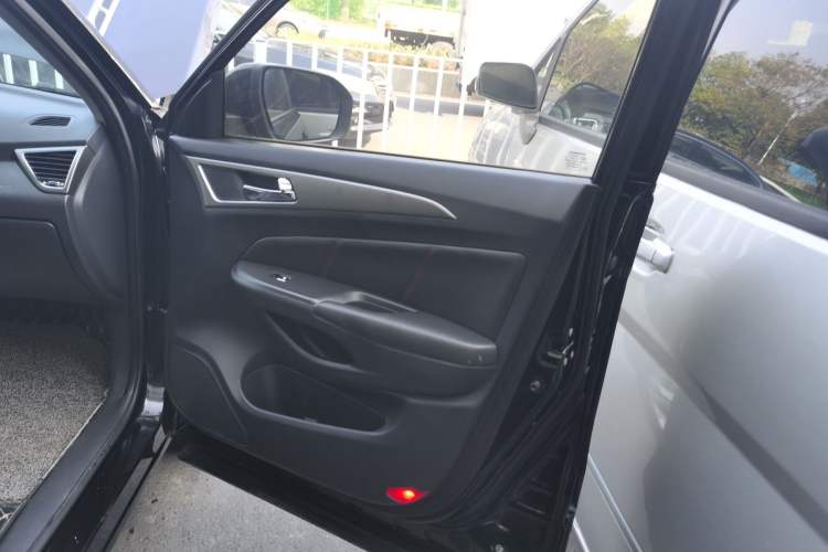 Used Changan CS75 2016 1.8T Automatic Elite Model China V Standard
