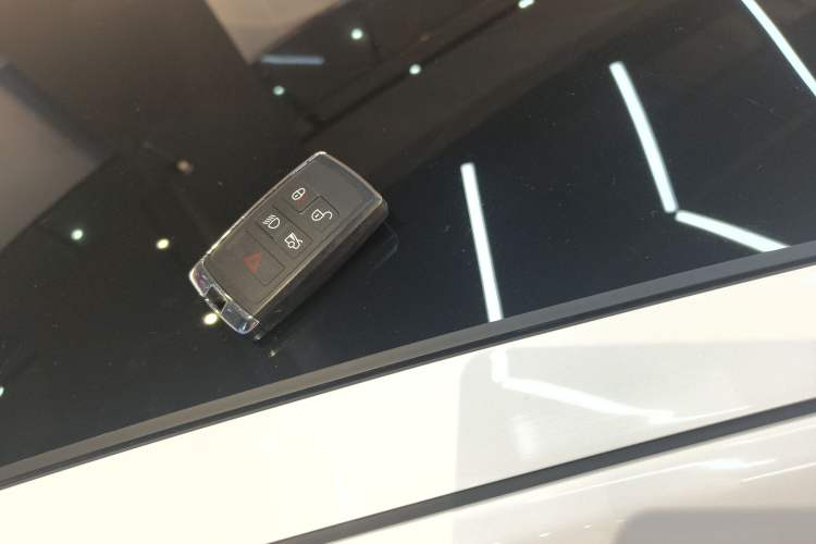 Used Jaguar XEL 2020 2.0T 200 PS R-DYNAMIC S Advanced Sport Edition
