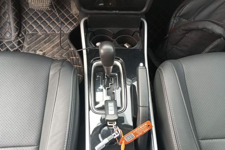 Used Mitsubishi Outlander 2018 2.0L Two-Wheel Drive Glory Edition 5 Seats